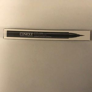 Clinique Pretty Easy Liquid Eyeliner Pen